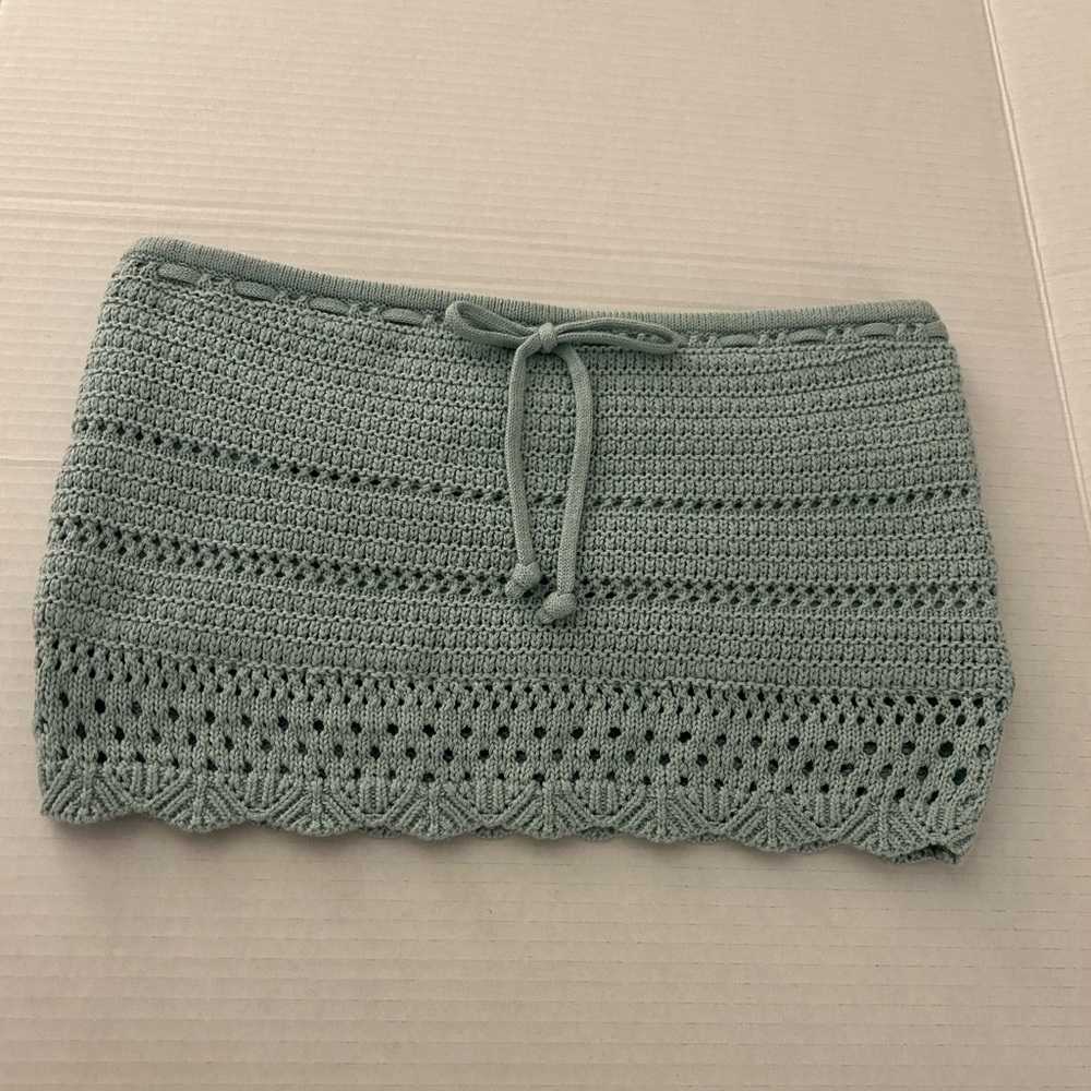 Hollister California medium Elegant Crochet Knit Tank Top in Sage Green women.